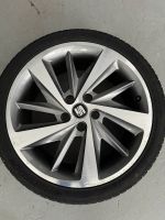 Seat Leon Felgen 225/40 R18 M+S Hankook Reifen Nordrhein-Westfalen - Attendorn Vorschau