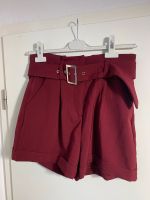 Shorts rot mit Gürtel Sachsen-Anhalt - Halle Vorschau