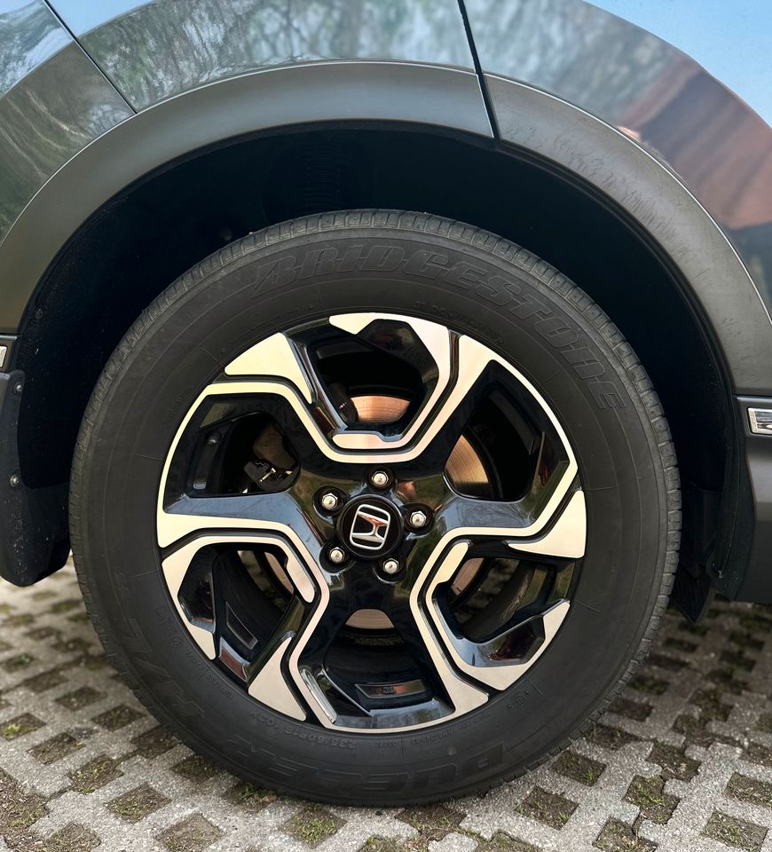 Honda CR-V 2019 1.5 ELEGANCE 4WD AHK 8-fach bereift Apple Android in Görlitz