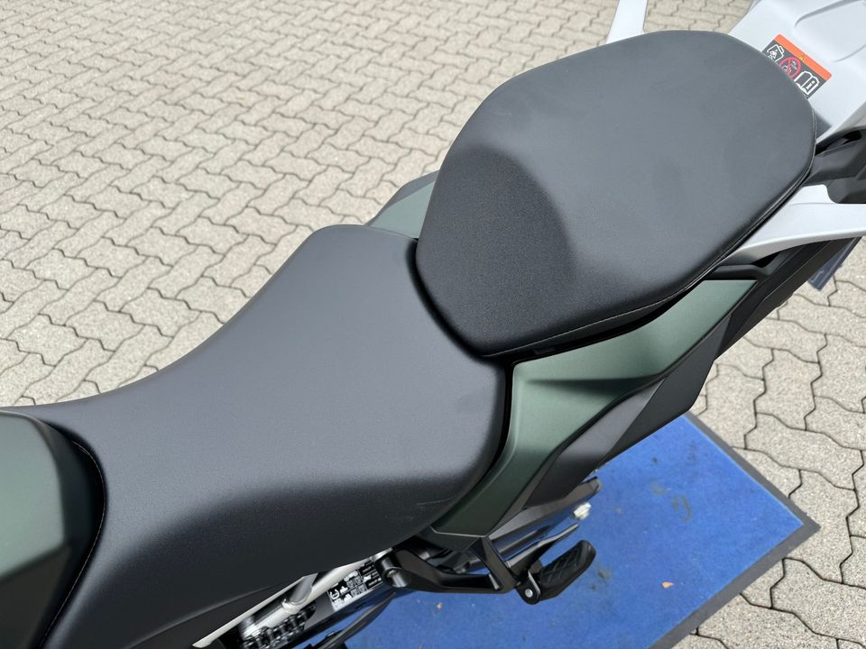 Böwadt-und-Hansen-235-Suzuki-GSX-S-1000-GX-oliv-silber in Handewitt