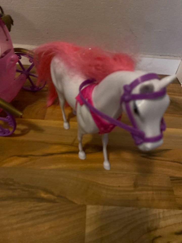 Barbie Kutsche mit Pferd in Calden