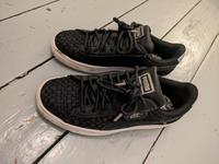 Puma Turnschuhe Sneaker schwarz Satin Gr. 36 Nordrhein-Westfalen - Brühl Vorschau