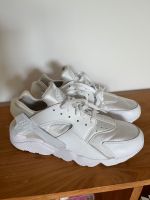 Nike Huarache Sneaker, weiß, neu, Größe 46 Nordrhein-Westfalen - Siegen Vorschau