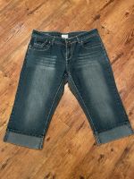 NEUWERTIG Hose jeanshose Jeans Shorts knielang gr.42 Nordrhein-Westfalen - Geseke Vorschau