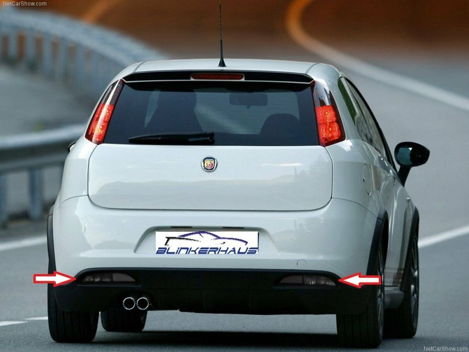 SCHWARZE Nebelschlussleuchte Rückleuchten Fiat Punto Alfa MiTo in Göttingen