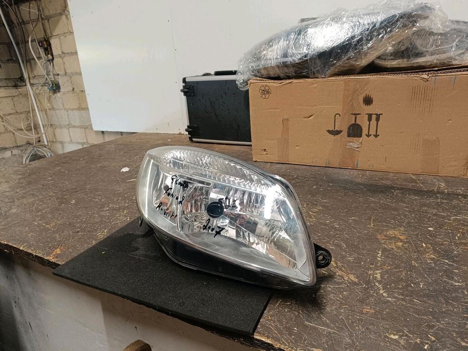 Skoda Fabia 5J Halogen Scheinwerfer 5J1941016 in Recklinghausen