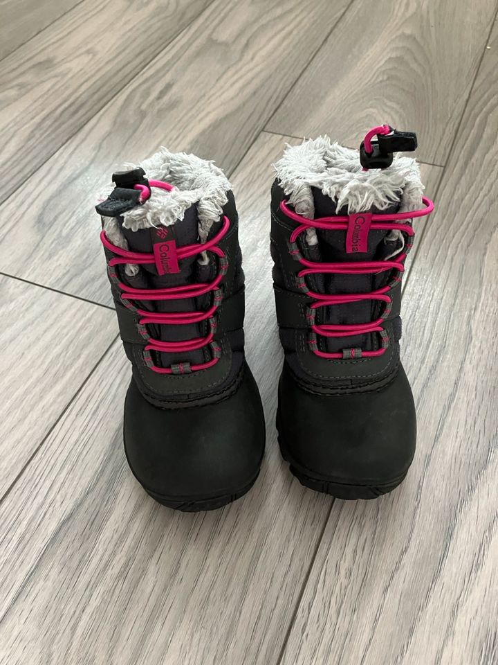 Columbia Winterstiefel Gr 24 in Salzmünde