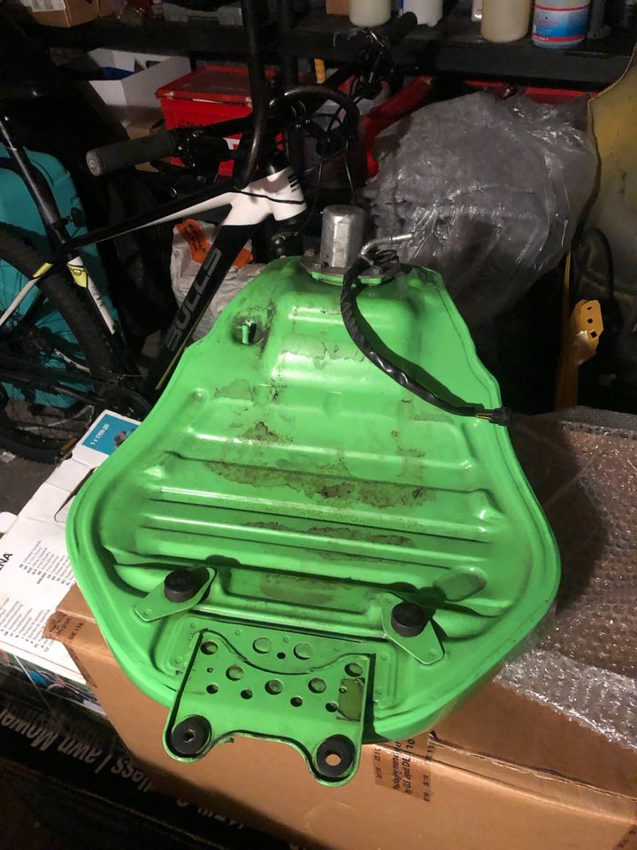 Zx10R 06-07 Original Tank / Gebraucht sehr gut Zustand in Hennigsdorf