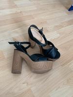 Absatzschuhe Holzoptik/schwarz Hannover - Vahrenwald-List Vorschau