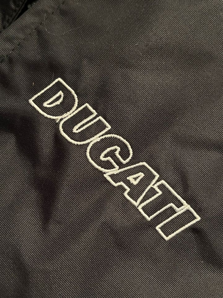 Ducati Textiljacke Motorradjacke mit Protektoren Schwarz Gr. M in Bobingen