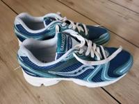 SAUCONY x END. TRIUMPH 4 NESSIE Gr. 48 neu + ungetragen Lübeck - Travemünde Vorschau