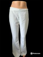 Weiße Stoffhose / Hose mit Schlag von boohoo, Gr. 40 Brandenburg - Panketal Vorschau