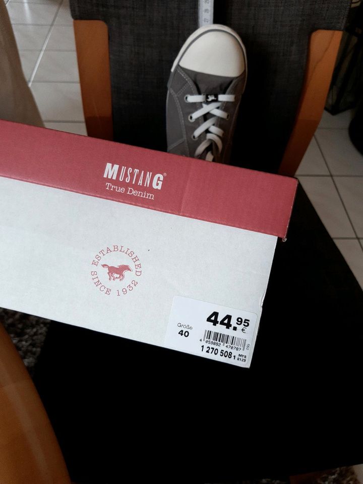 Mustang Schuhe Sneaker Chucks , wie neu, Gr. 40 in Waldweiler