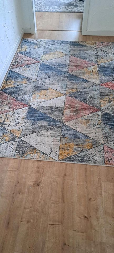 Teppich wie neu 160×230.Preis 40€ in Meschede