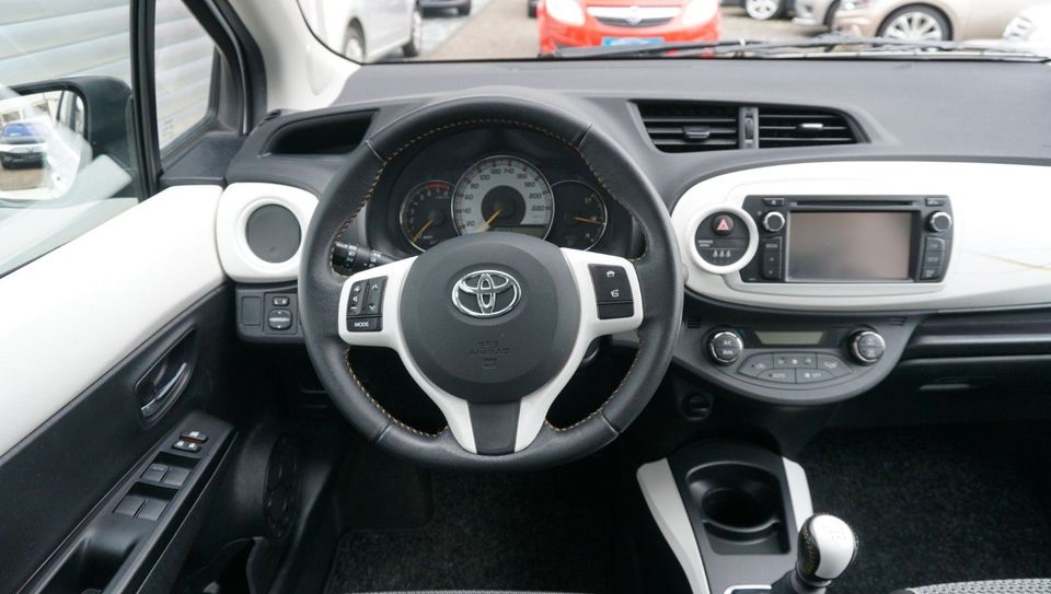 Toyota Yaris 1.33 VVT-i 2.Hand|Klimaaut.|Kamera|TÜV NEU in Niefern-Öschelbronn