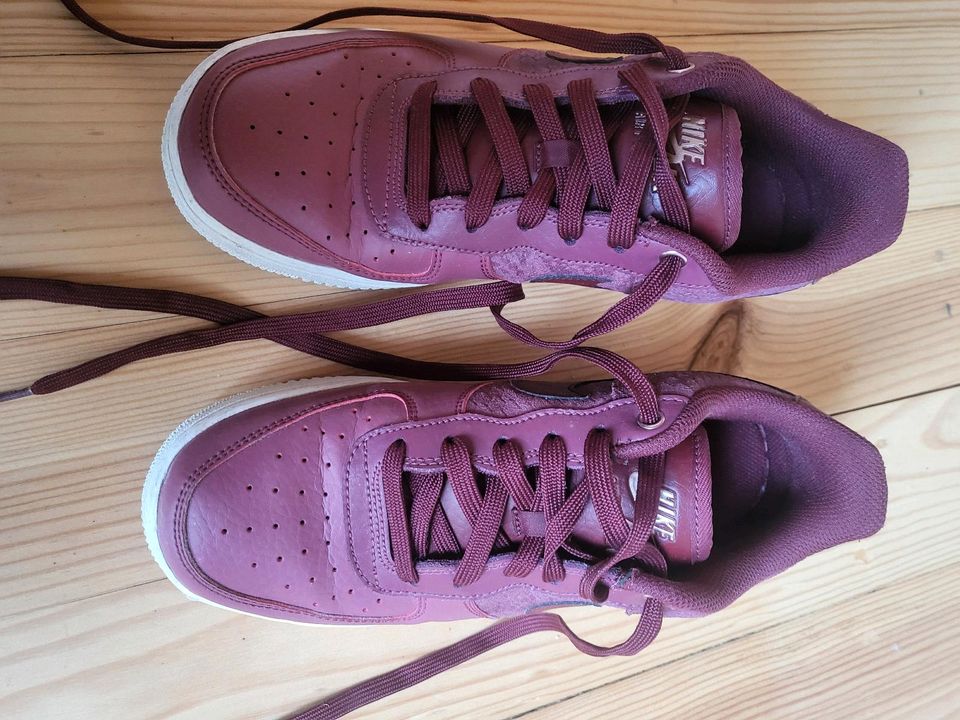 NIKE air force 1 low PRM bordeaux kroko style unisex in Neunkirchen