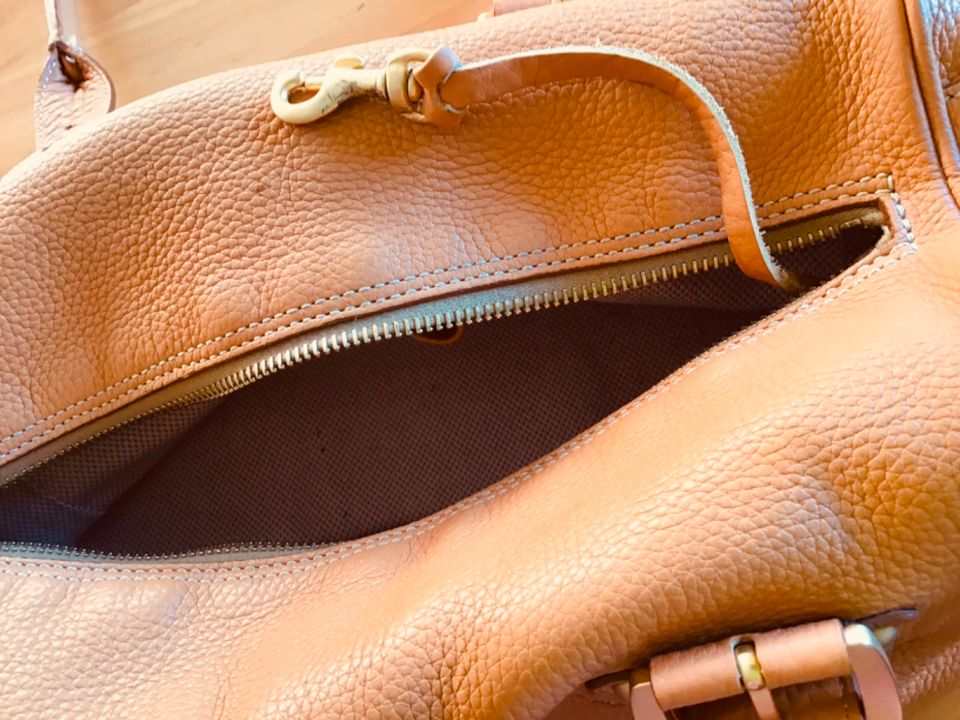Dooney& Bourke neuwertige Handtasche mit 2 Henkeln– camel/beige in Wedel