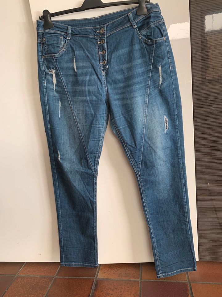 Jeans Gr: 46 in Elsdorf