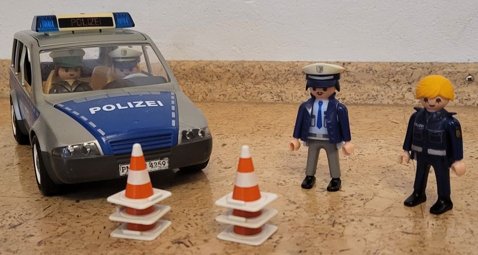 Playmobil Polizeiauto in Adelschlag