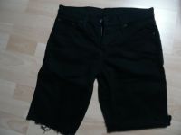 Kurze Hose Shorts Gr. 30 schwarz von Levis -neuwertig- Hessen - Liederbach Vorschau