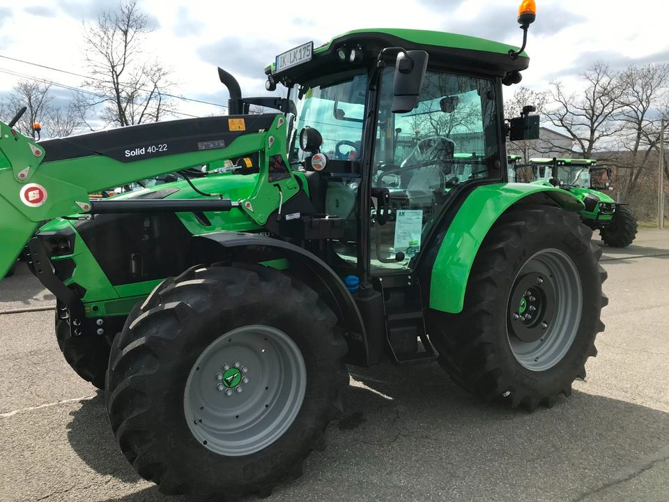 Deutz Fahr 5115 GS mit Frontlader Stoll Solid 40-22 in Wipfratal