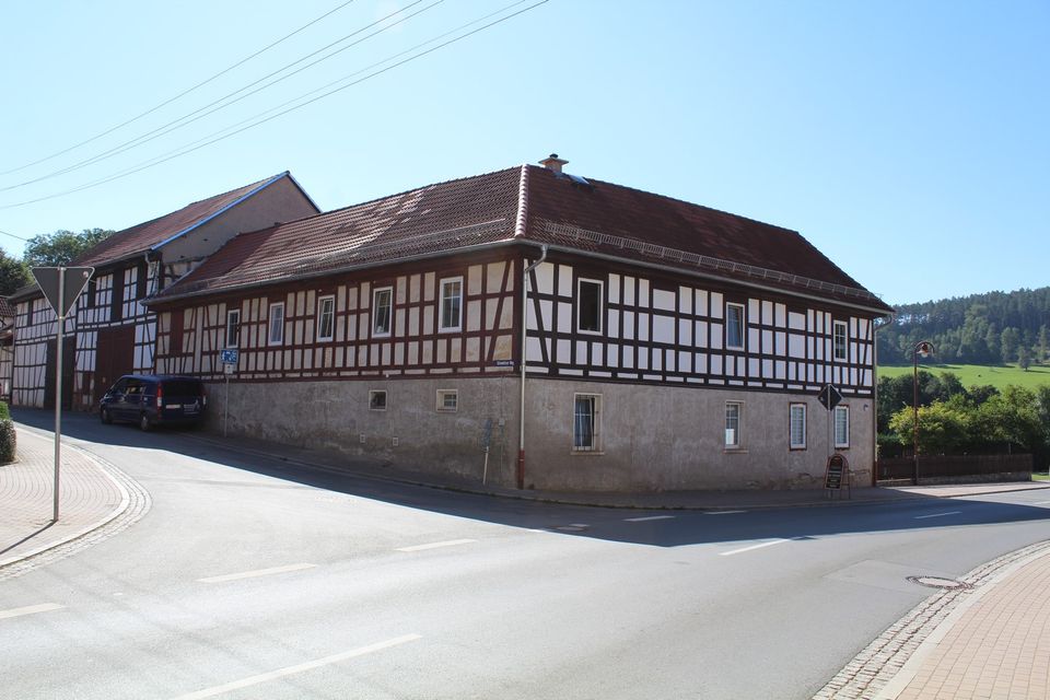 Mehrfamilienhaus mit Scheune in Pössneck