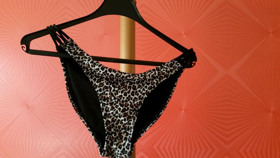 Verkaufe BIKINI in LEO PRINT Gr. 36/ 38 in Leipzig