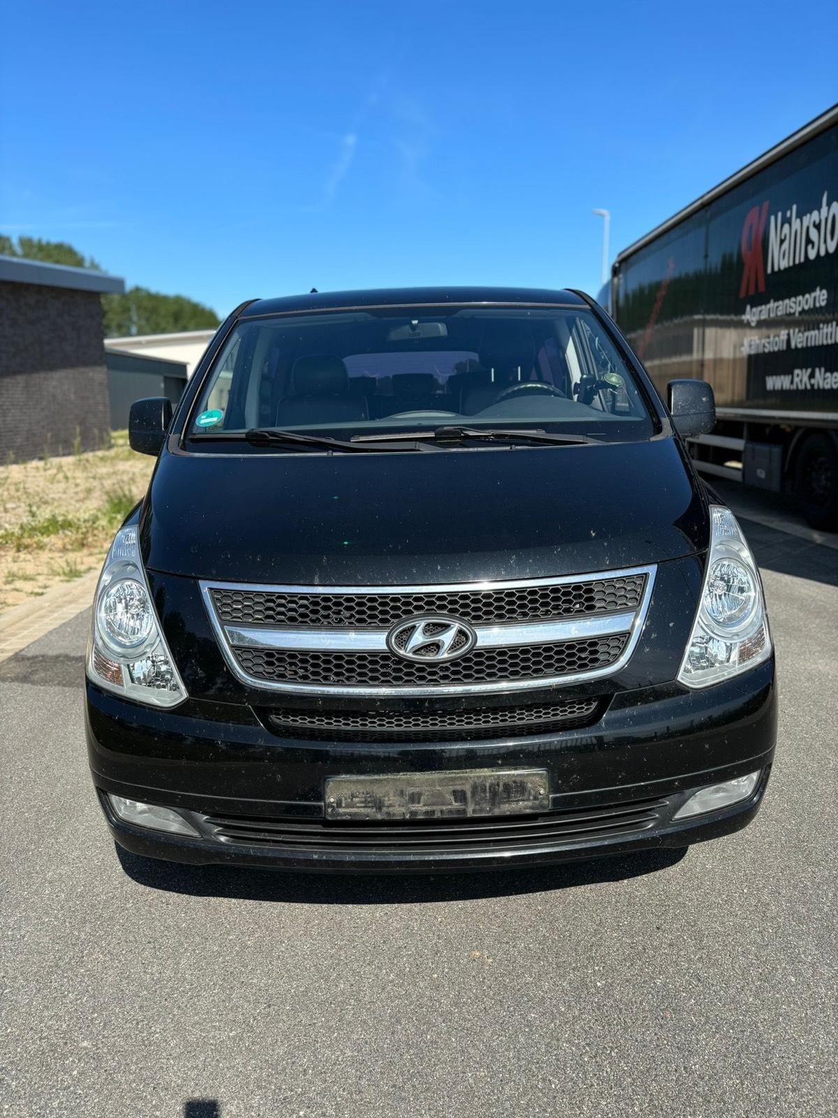 Abbildung des Autos Hyundai H1 Starex Grand