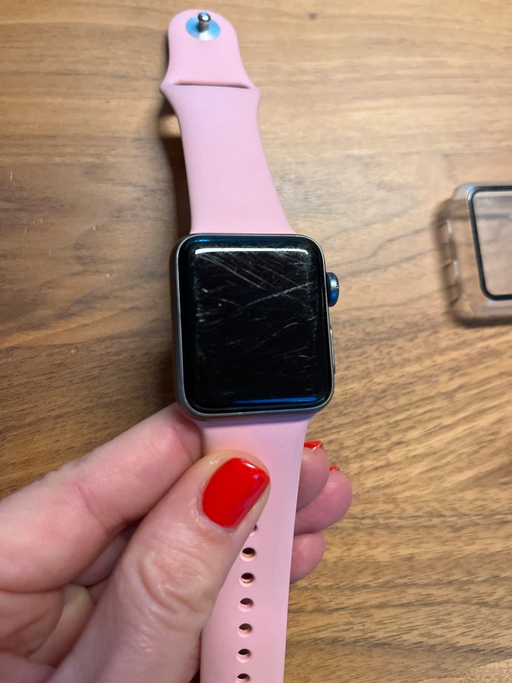 Apple Watch Series 3 GPS Cellular 38 mm NIKE in Schöneiche bei Berlin