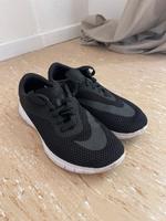 Nike Schuhe Herren schwarz Größe 44 Hessen - Gießen Vorschau