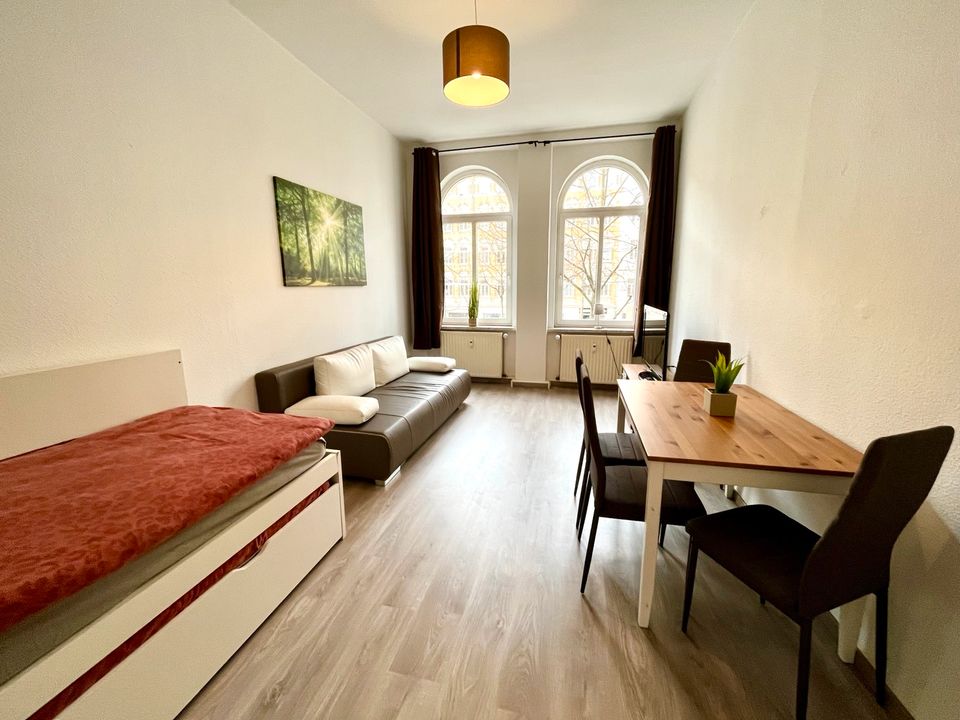 Direkt an der KarLi! Ferienwohnung mit 2 Zimmern und Platz für 6 in Leipzig