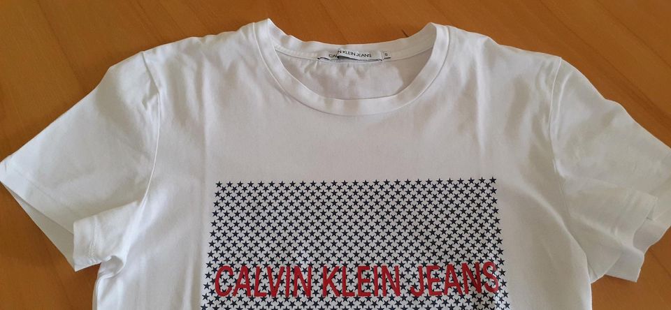 Sehr schönes Calvin Klein T-Shirt in Weiß wie neu! in Velden