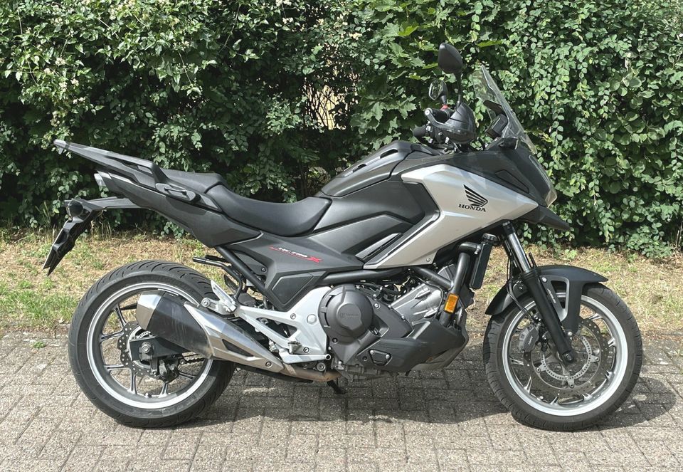 Honda NC 750X RC90 DCT BJ 2016 Euro 4 in Hannover