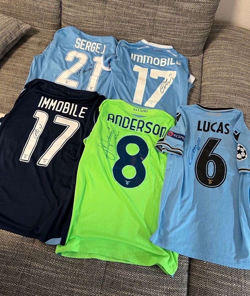 Trikots / signiert/ Inter/ Mailand/ Lazio/ Italien in Berlin