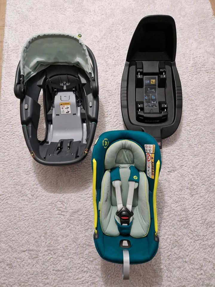 Maxi Cosi Babyschale Coral mit Isofix Family Fix3 in Würzburg