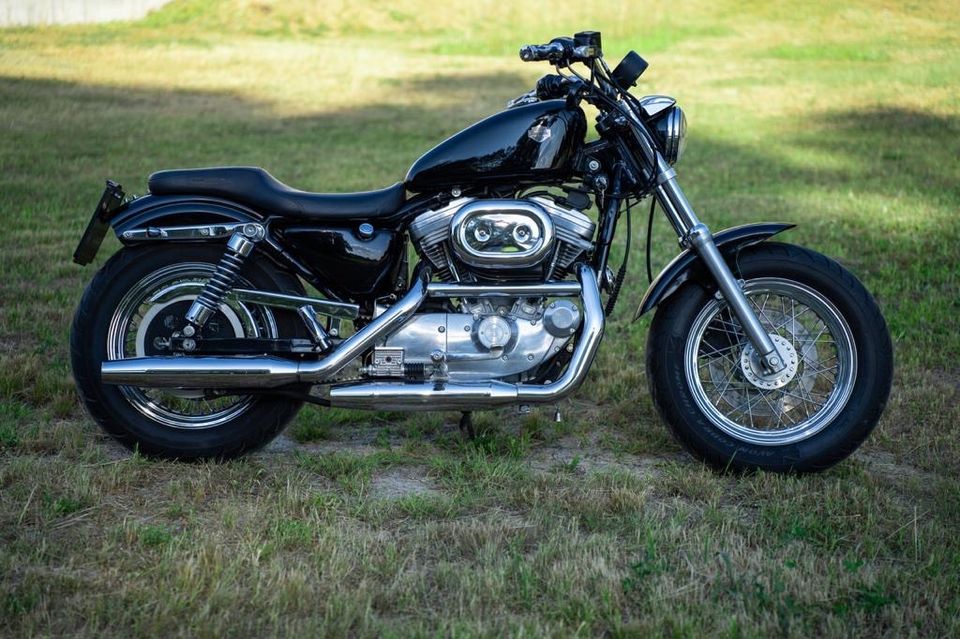 Harley Davidson Sportster Hugger XLH 883 in Hohenthann