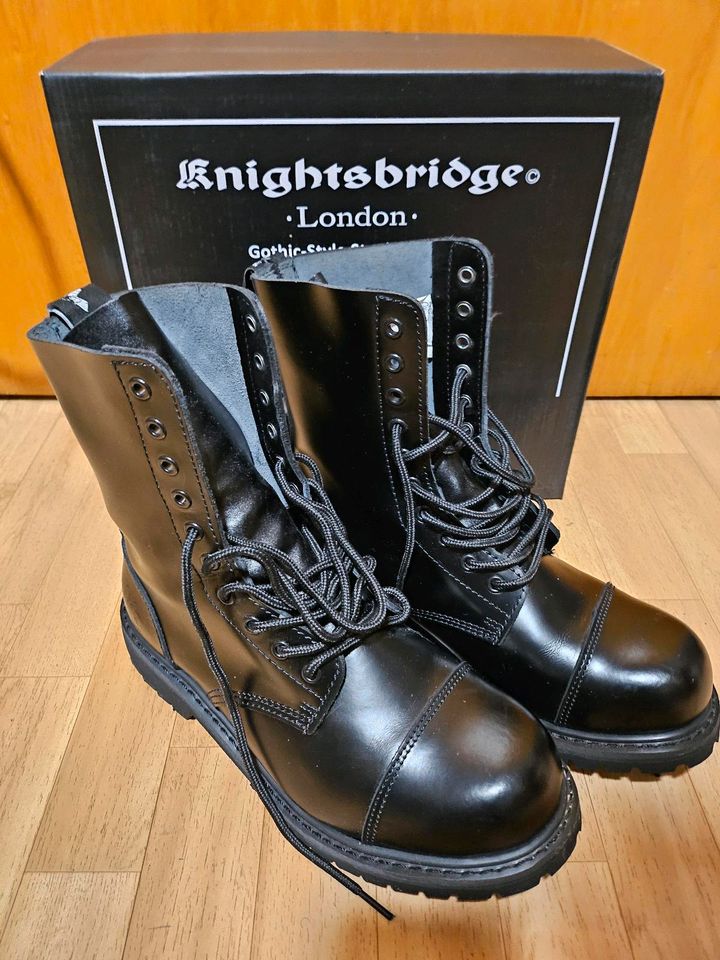 Springer Stiefel boots in Bad Lippspringe