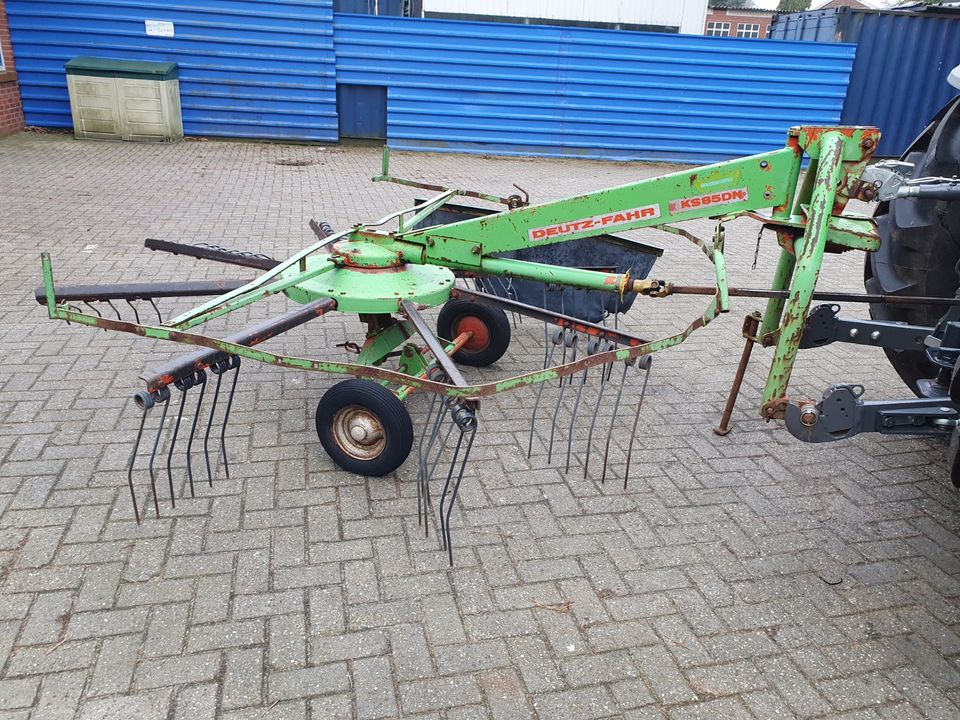 Deutz Fahr Schwader KS85DN Kreiselschwader in Papenburg