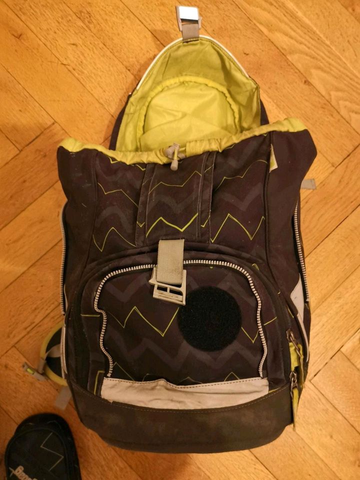 Ergobag schwarz komplett mit Schlamper, Mäppchen und Sporttasche in Berlin