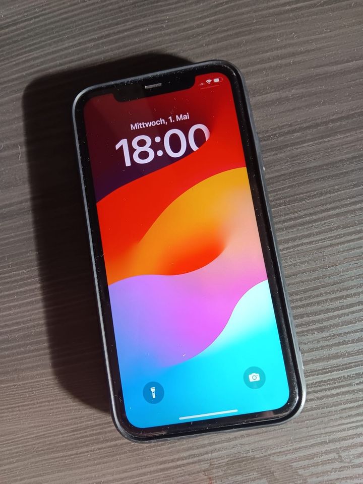 iPhone 11 schwarz in Eisleben