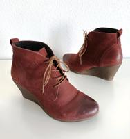 Stiefeletten Stiefel Boots Keilabsatz 37 dunkelrot rostrot Leder Nordrhein-Westfalen - Leverkusen Vorschau