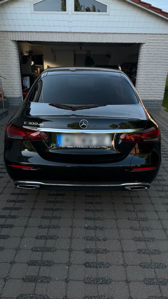 Mercedes Benz E300de in Hildesheim