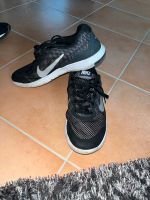 Nike Schuhe Sneaker, Gr. 38,5 Nordrhein-Westfalen - Remscheid Vorschau
