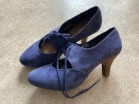 Clarks / Schnür-Pumps / Gr. 39 / 6 / Blau / Neuwertig Frankfurt am Main - Sachsenhausen Vorschau
