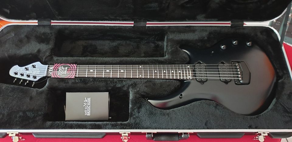 ERNIE BALL MUSIC MAN JOHN PETRUCCI SIGNATURE STEALTH BLACK in Salzkotten