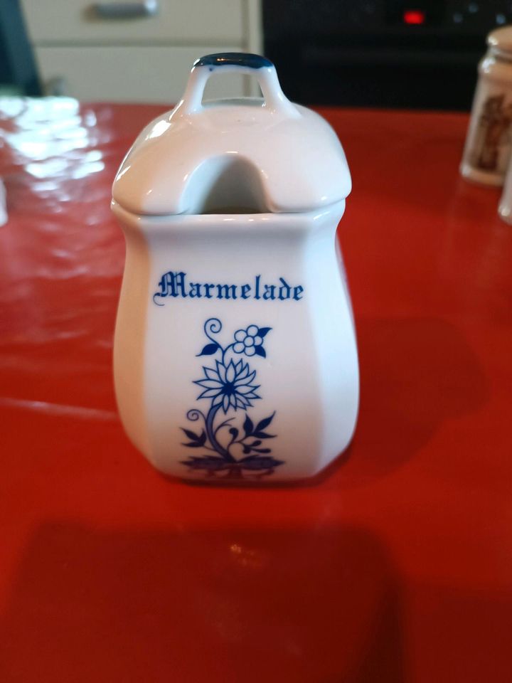 Marmeladen Töpfe und Honigtopf in Flensburg