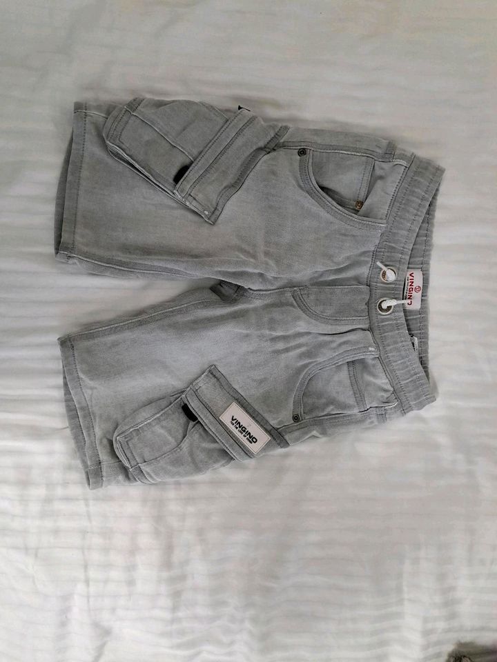 Shorts Jeans grau Gr. 8 (128-134) in Hamburg