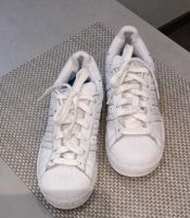 Adidas Superstar Turnschuhe Sneaker weiß GR 38 Nordrhein-Westfalen - Rheine Vorschau