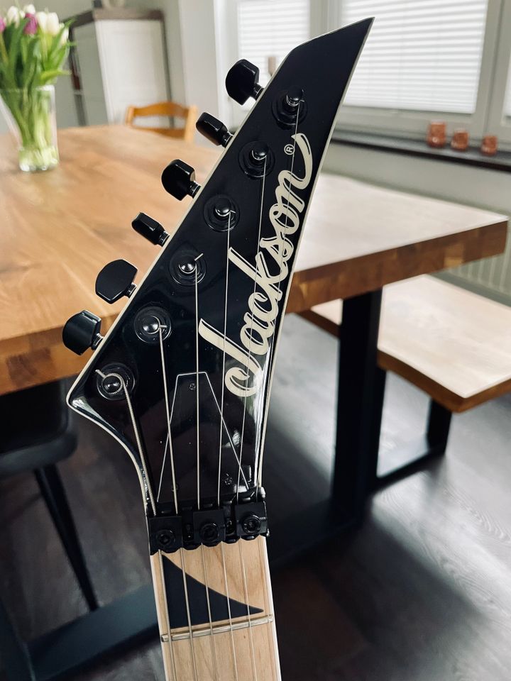 Jackson Dinky JS32 mit EMG 85 in Buchholz in der Nordheide