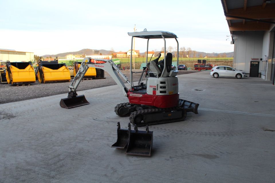 Takeuchi Takeuchi TB 217 R Minibagger - Bagger in Simbach